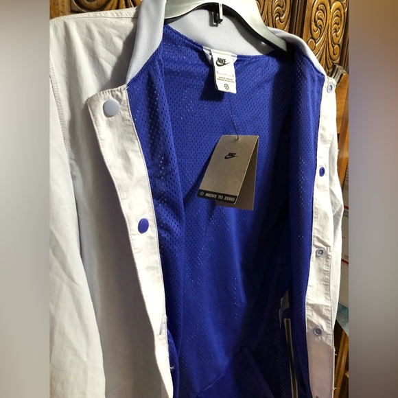 NIKE Youth Unisex Light windbreaker Jacket - Picture 5 of 16